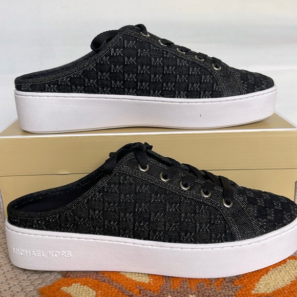 Michael Kors POPPY SLIDE SNEAKER MK DEBOSSED WASHED DENIM
49T4POFP3D Platforms - Picture 1 of 16